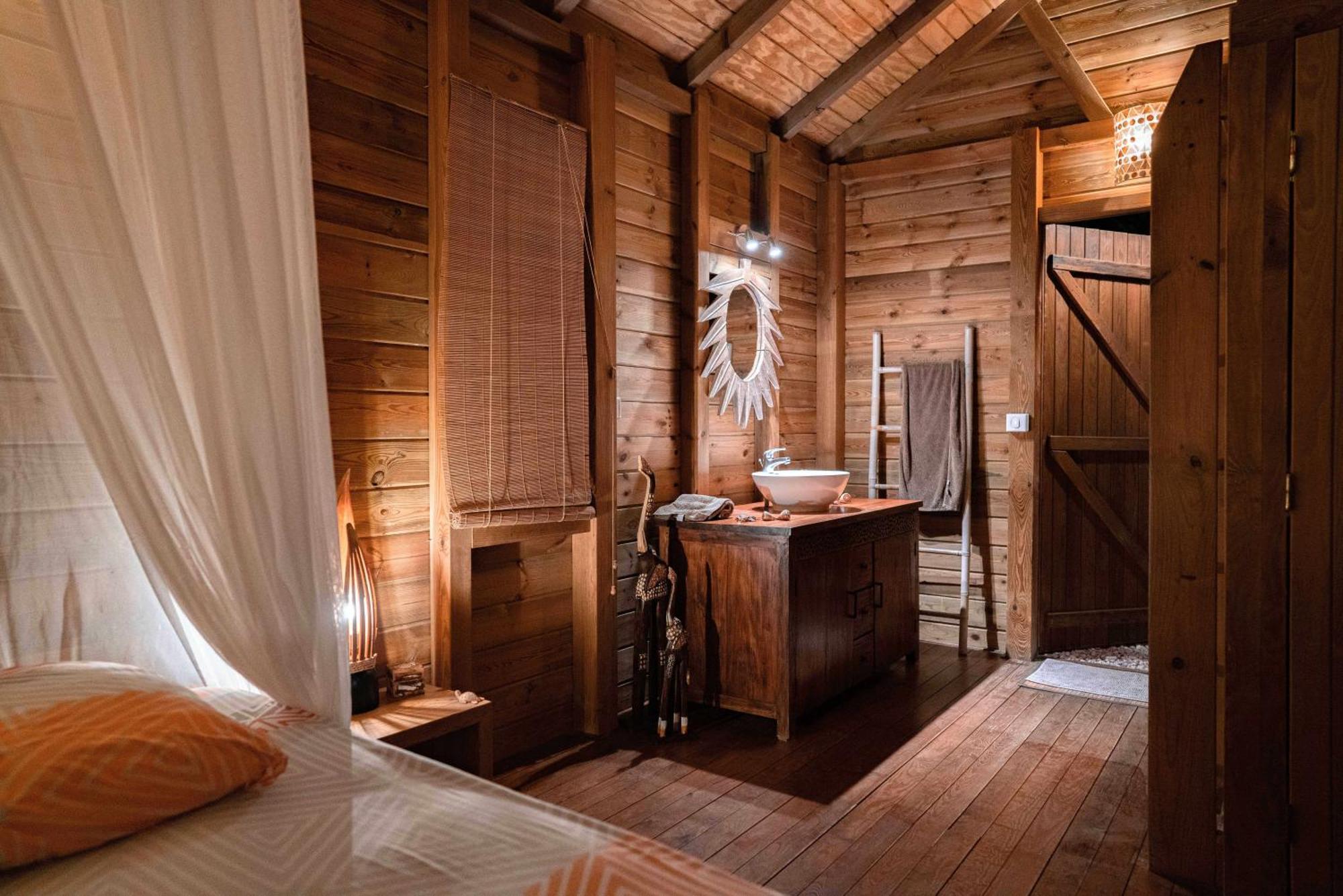 Au Jardin Des Colibris Ecolodge&Spa Deshaies Exterior photo